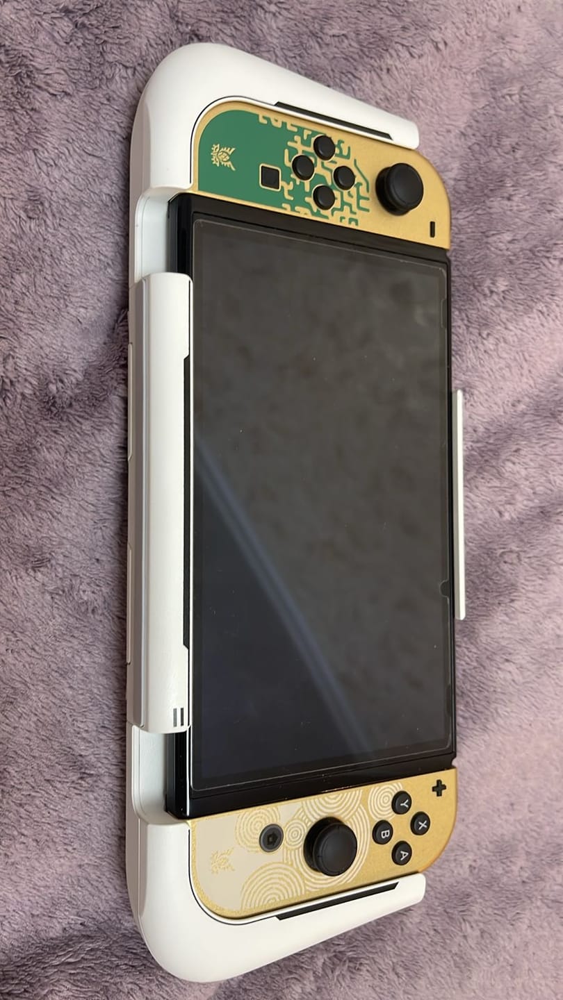 Customer photo review of Plenbo G-case - All-in-1 Gaming Case for Switch & OLED