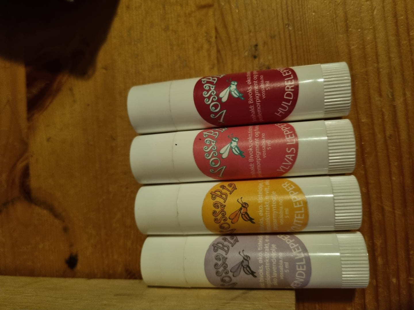 Reseña fotográfica de un cliente sobre el bálsamo labial de lavanda.
