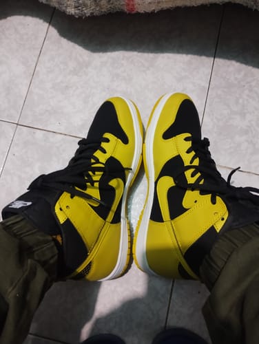 Customer photo review of Tenis Dunk Negro Amarillo