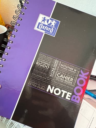 Avis photo d'un client sur Cahier à spirales NOTEBOOK OXFORD # Couverture rigide - 160 pages B5 - grands carreaux