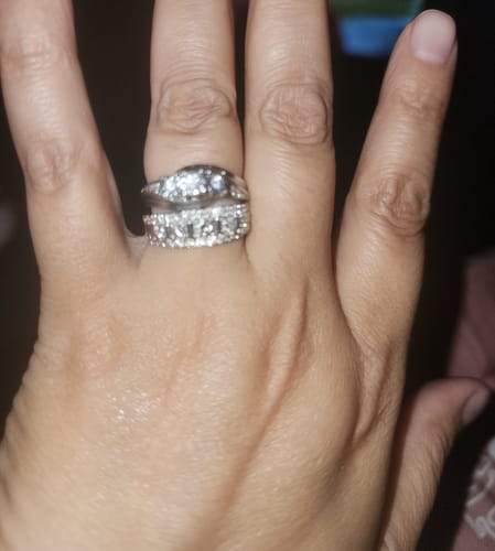 Customer photo review of 10K WHITE GOLD 1.25 CARAT WOMEN REAL DIAMOND ENGAGEMENT RING WEDDING RING BRIDAL BAND