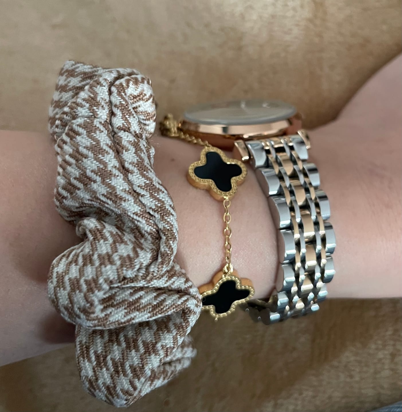 Customer photo review of Set Bratara + Colier Auriu Flower