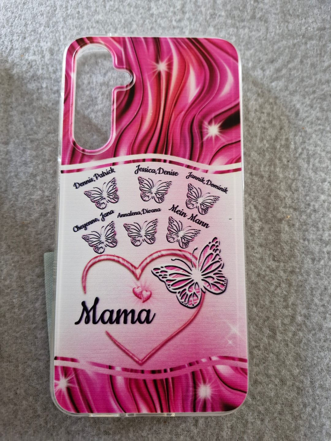 Customer photo review of Schmetterlingszauber - Personalisierte Handyhülle