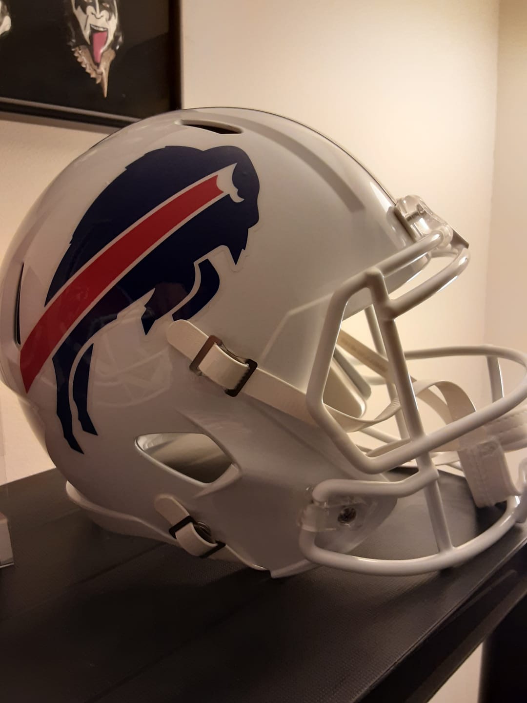 Customer photo review of Buffalo Bills 1987-01 Riddell Throwback Replica Football Helmet