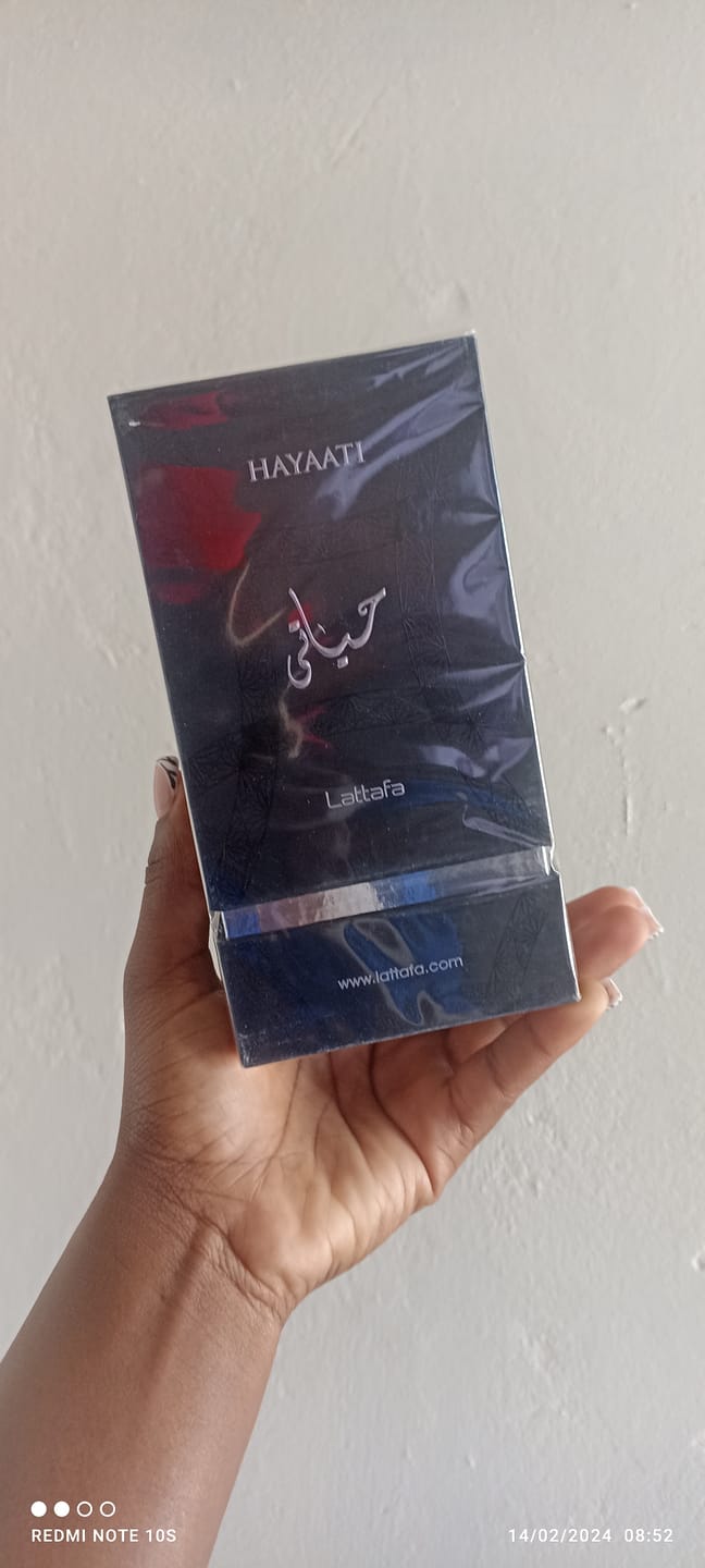 Customer photo review of Hayaati Lattafa Perfumes