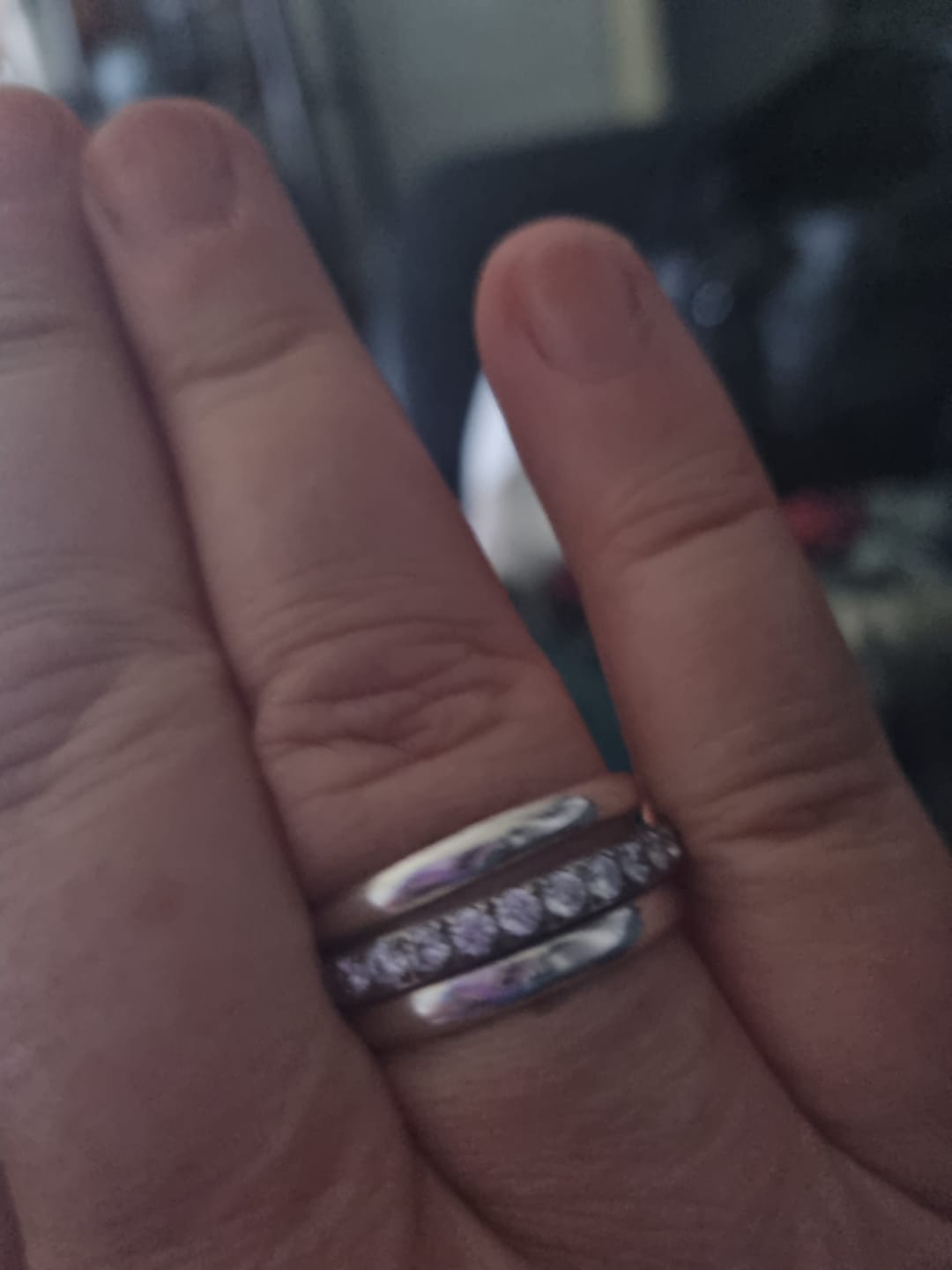 Customer photo review of White Gold 3mm Full Glitz Ring