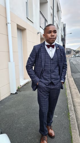 Customer photo review of Three-piece suit Shelby