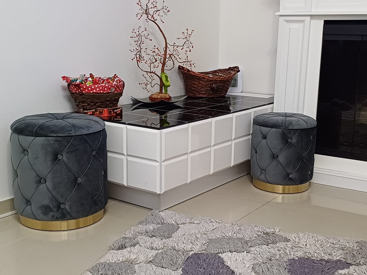 Customer photo review of Set 2 tabureti POLLY, stofa catifelata, gri, cu spatiu depozitare