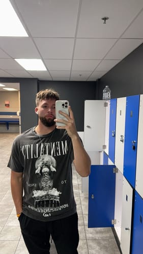 Customer photo review of ENDURE: ATLAS - Vintage Tee