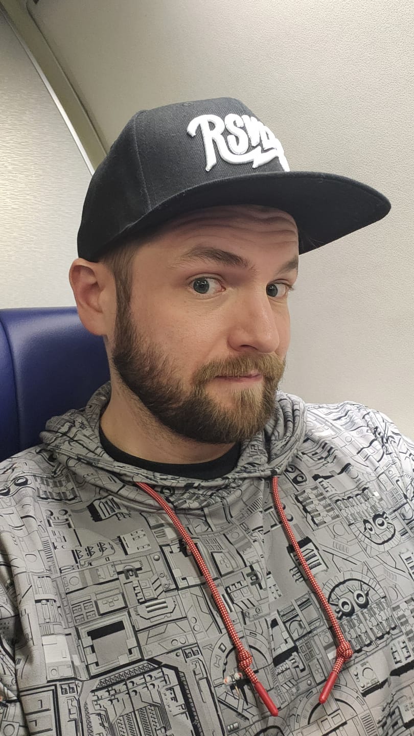 Customer photo review of Star Wars™ "That's No Moon" – Performance Hoodie