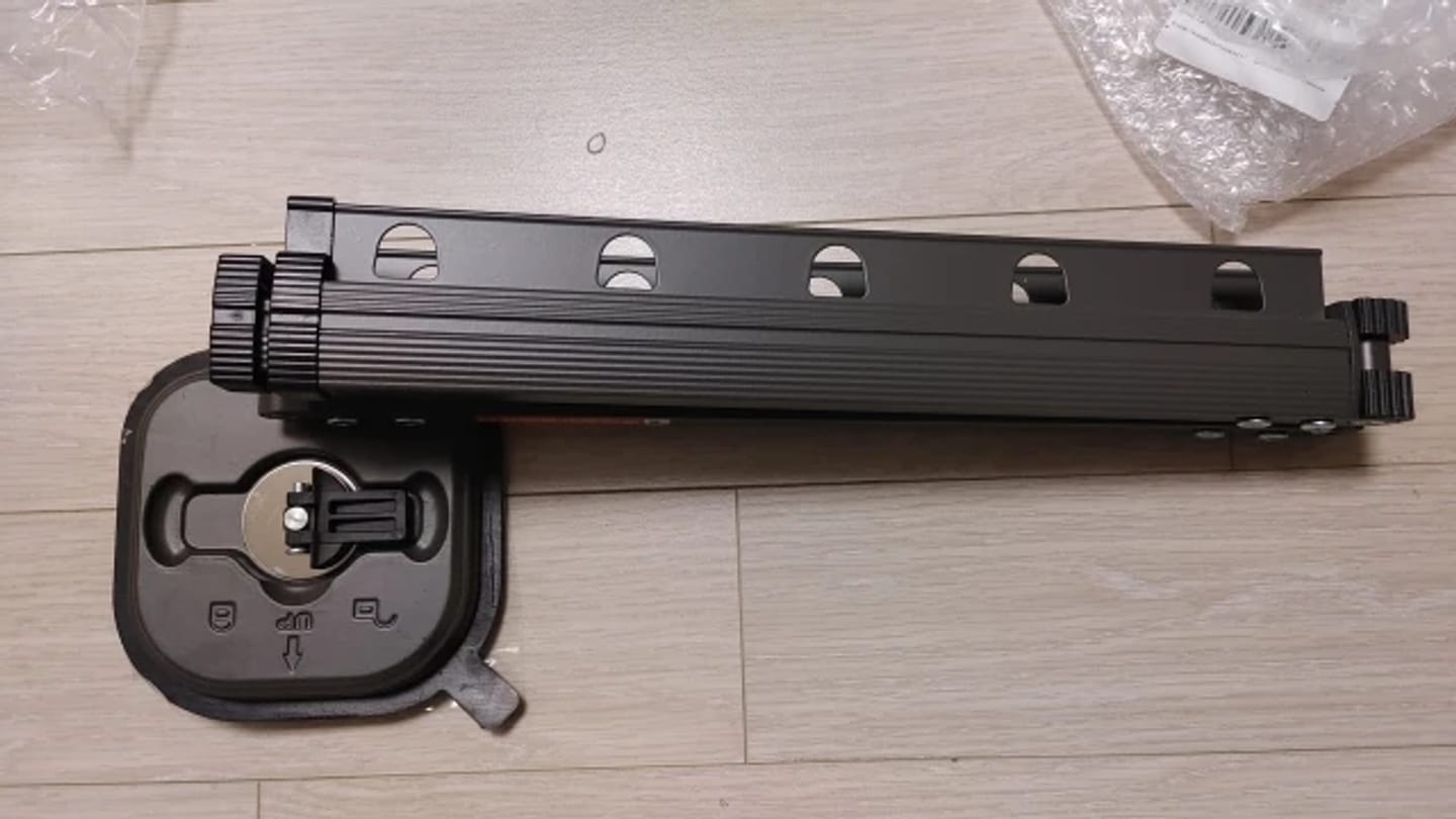 Customer photo review of Flowi™ Suction Clothes Hanger