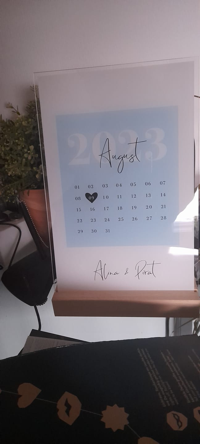 Customer photo review of Euer Love-Datum (Acryl-Glas)