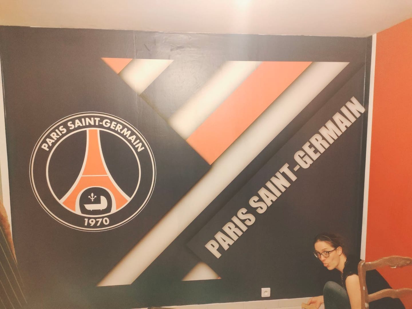 Customer photo review of papier peint football Paris  PSG logo