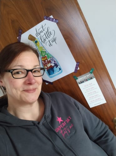 Verena J. review of Organic & recycelter Damen Hoodie »Unperfekt That’s me« mit Stern hochwertig bestickt image 1 out of 1