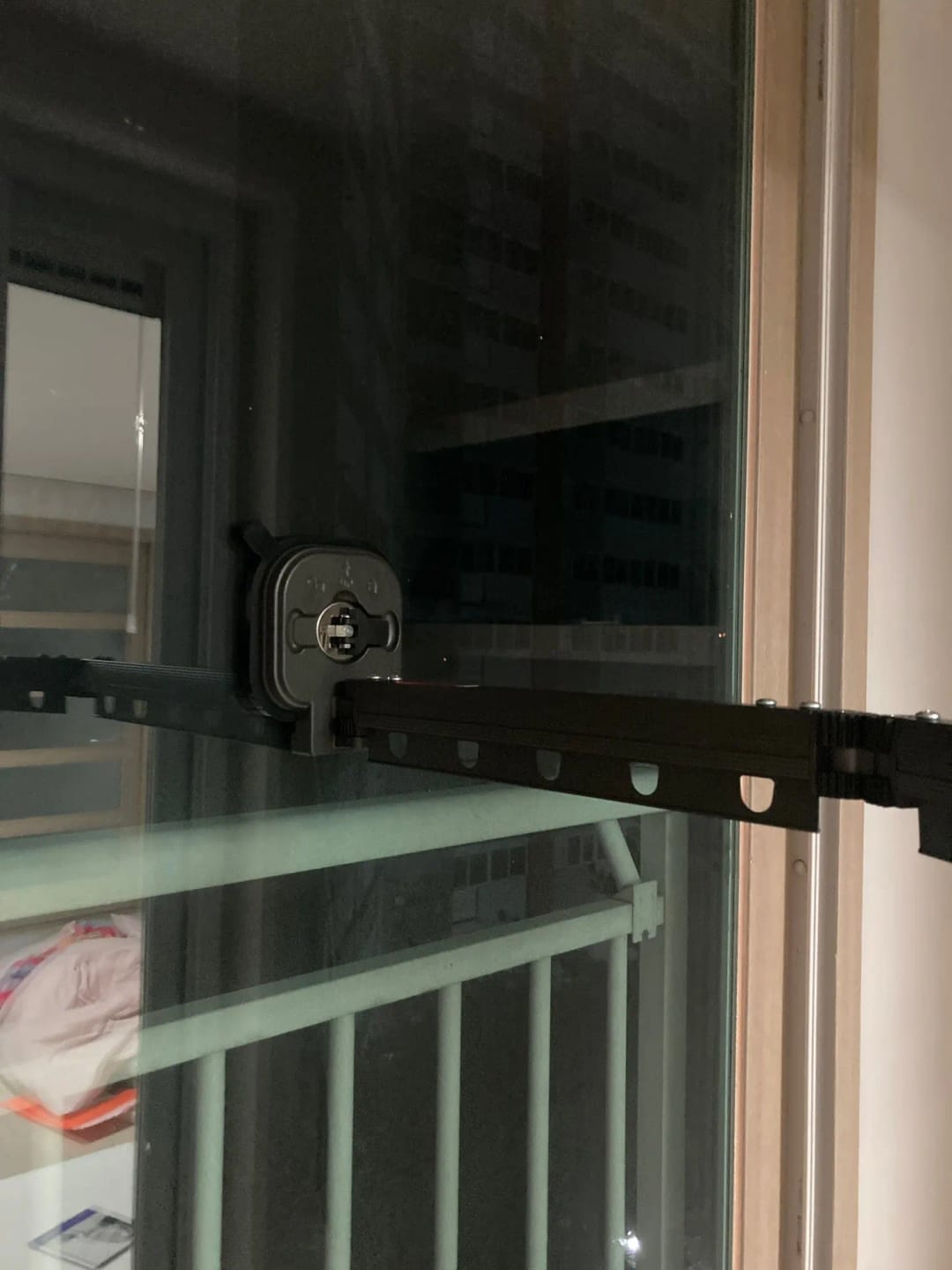 Customer photo review of Flowi™ Suction Clothes Hanger