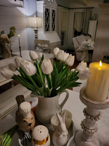 Customer photo review of Clearance Bulk 20Pcs Artificial Tulip Flowers Real Touch Tulips Flower Bouquet for Wedding Arrangements Centerpieces Wholesale