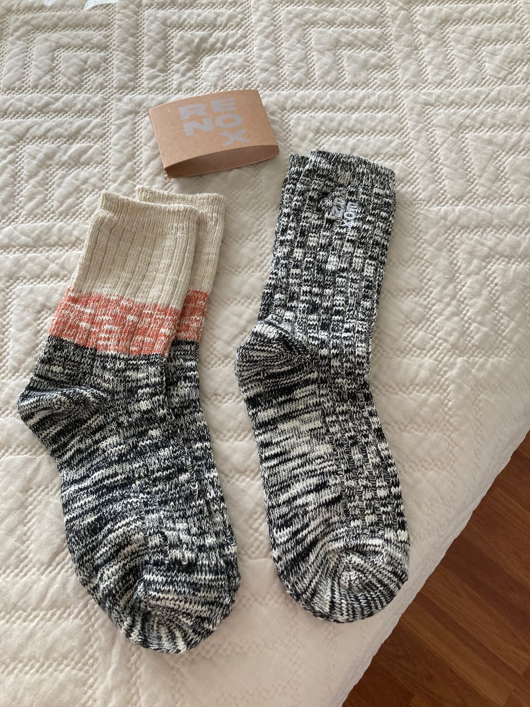 Customer photo review of Calcetines Cloud Unisex Naranjo Rayas