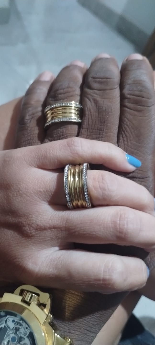 Customer photo review of Anel Luxo Imperial Banhado em Ouro 18K