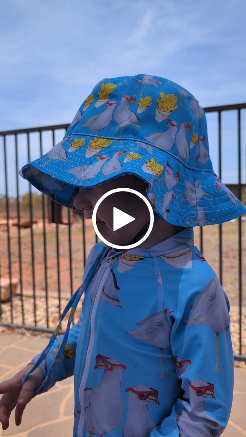 Customer video review of Seagulls and Chips Beach Hat
