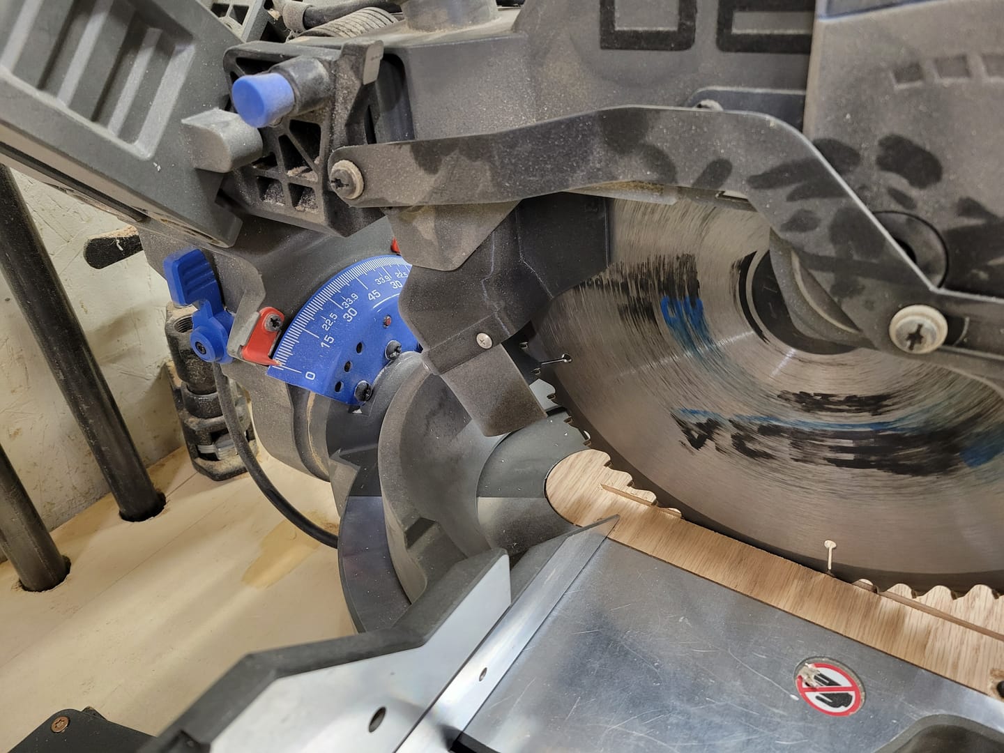 Customer photo review of Ridgid & Delta Cruzer 12” Miter Saw Dust Collection