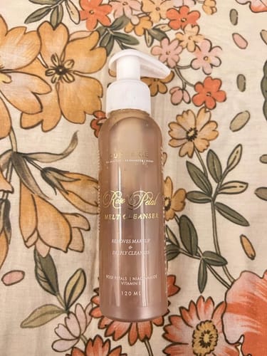 Customer photo review of Rose Petals Melt Cleanser - Hydrating Facewash