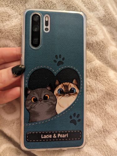Customer photo review of Cat heart leather look - Personalised phone case