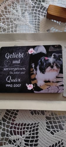 Customer photo review of Hunde Gedenktafel mit Foto & Spruch (UV- & Wetterfest)