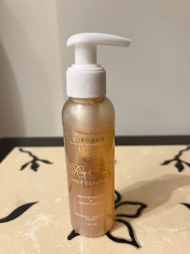 Customer photo review of Rose Petals Melt Cleanser - Hydrating Facewash