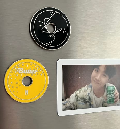 Customer photo review of (PREORDER RESTOCK) BTS CD Enamel Magnets Part Two