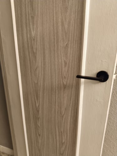 Customer photo review of Manilla modelo Rental 530 de aluminio con Roseta Redonda acabado negro para puertas