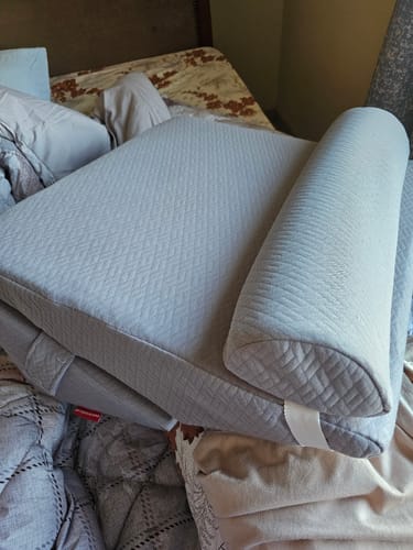 Customer photo review of Reed- 3 Pieces Bed Wedge Pillow Set