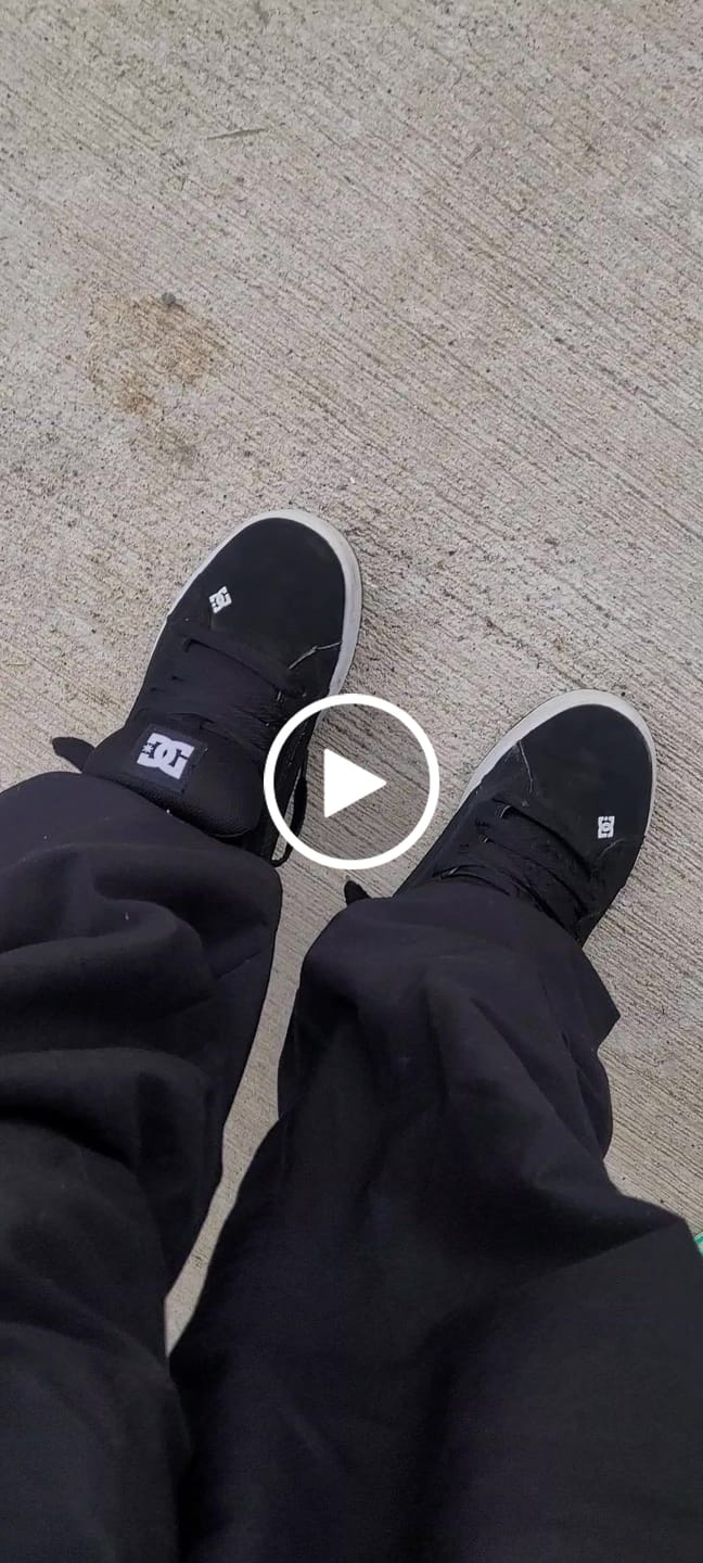 Customer video review of Zapatilla DC Court Graffik Hombre Negro