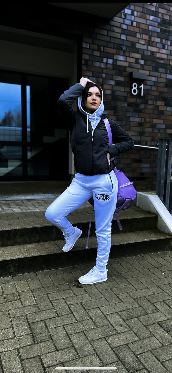 Customer photo review of Lifestyle Damen Jogginghose weiß mit Stickerei by SAEBIS®