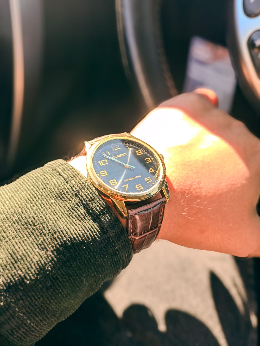 Customer photo review of Reloj Casio Análogo MTP-V001GL-9BUDF Dorado Correa de Cuero