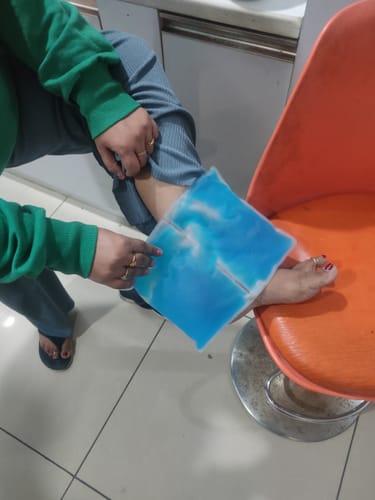 Customer photo review of Icecool Gel Pack | Re-Freezable for Instant Pain Relief & Swelling (Blue)