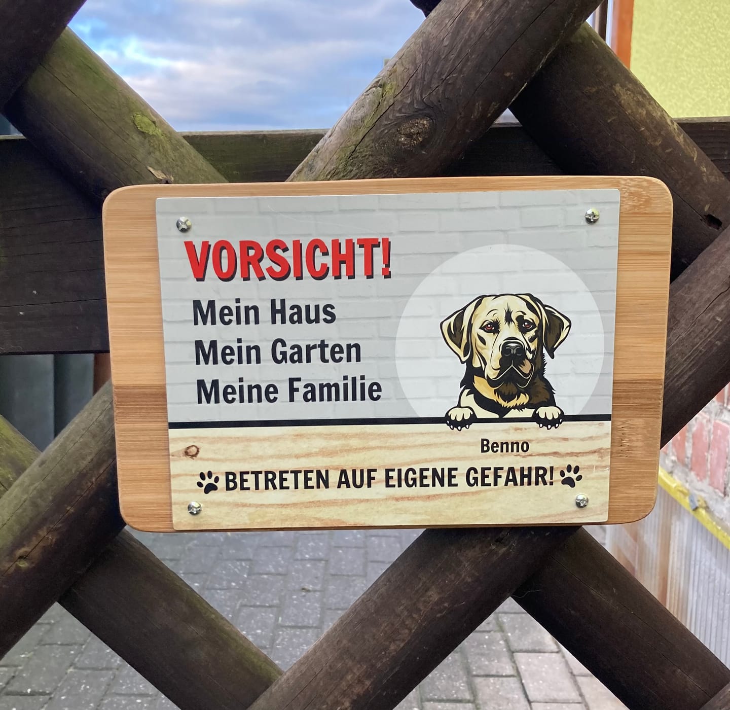 Customer photo review of Vorsicht - Individuelles Gartenschild