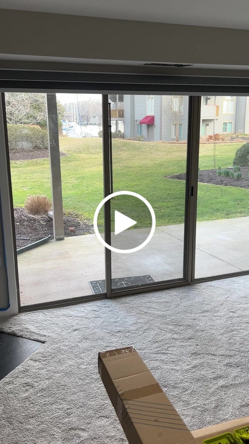 Customer video review of SmartWings Motorized Roller Shades 100% Blackout Dual-Sided Bouvardia