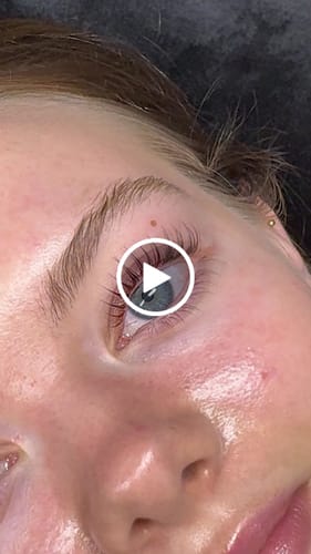 Customer video review of BOO- Basic Lash Kit