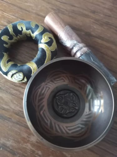 Customer photo review of Tibetan Singing Bowl Set Lotus for Meditation Yoga Relaxation Chakra Healing Prayer and Mindfulness