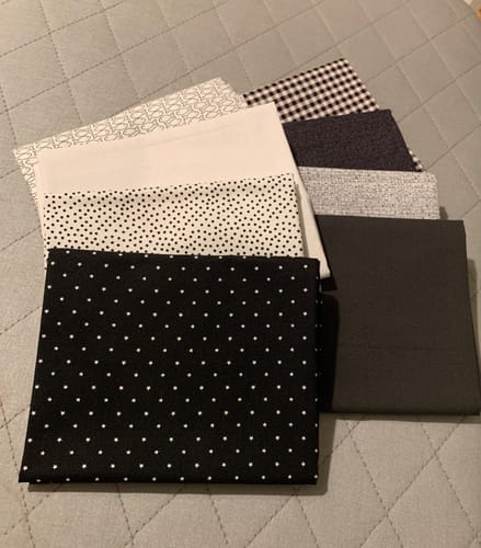 Customer photo review of Mystery Simple Bundle (8) Fat Quarters