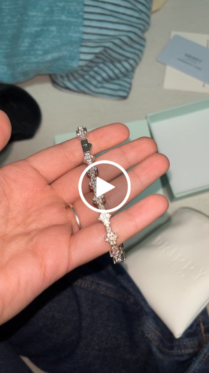 Customer video review of HONEYCOMB BRACELET. - 3MM WHITE GOLD