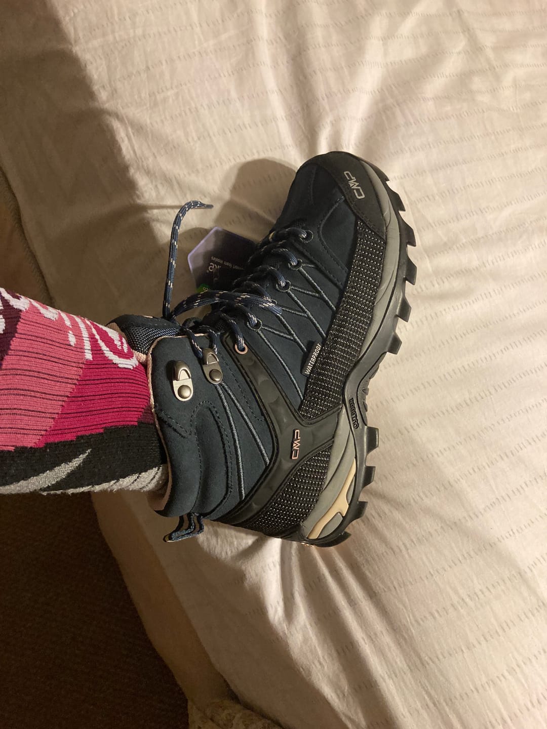 Customer photo review of Zapato Mujer Rigel Mid 3Q12946
