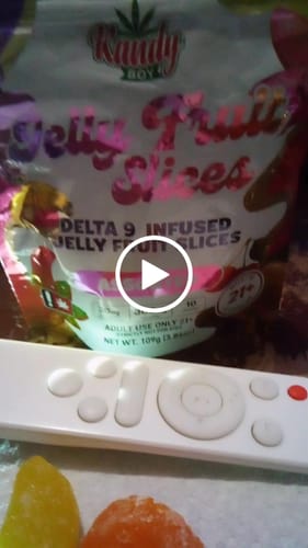 Customer video review of Delta 9 THC Jelly Fruit Slices | 10-Count | 300mg | Assorted
