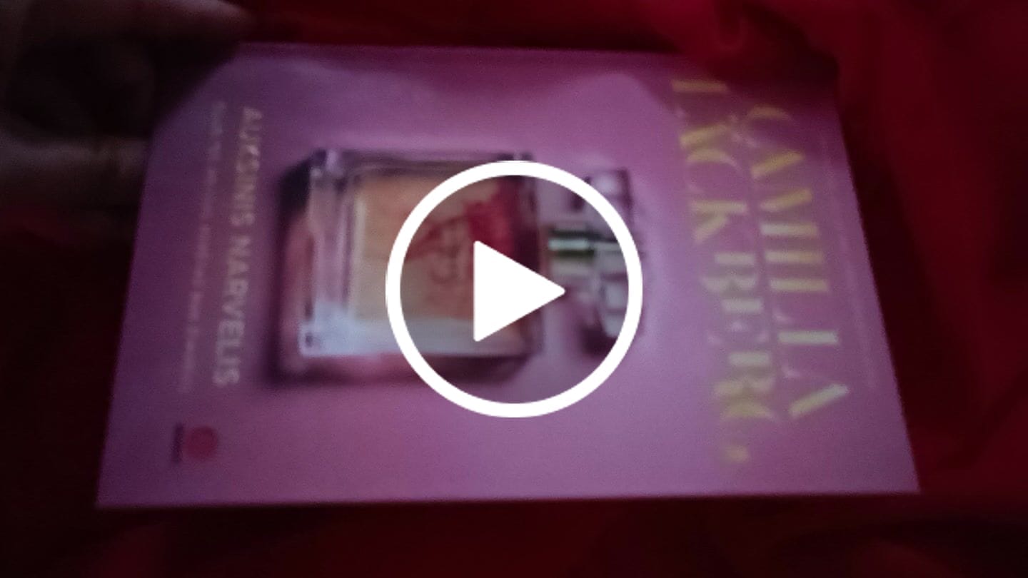 Customer video review of Auksinis narvelis: Skandinavijos bestselerių karalienės Camillos Läckberg Nr. 1 perkamiausia knyga