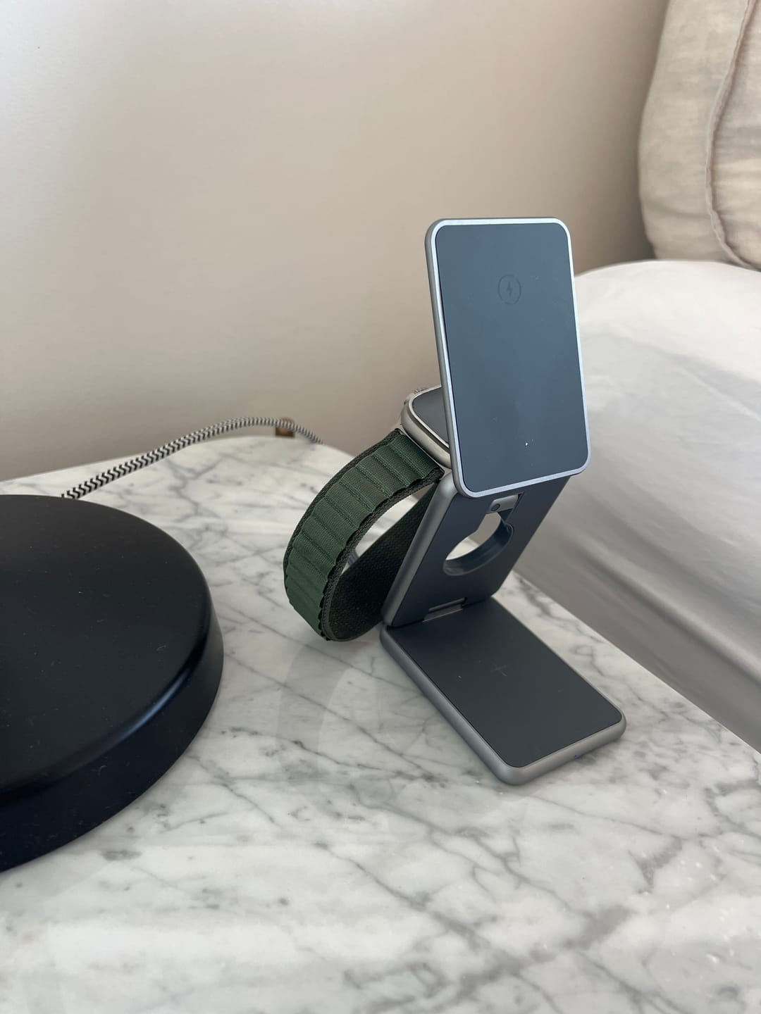 Customer photo review of MagFold Pro Qi2