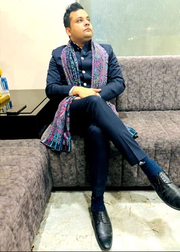 Customer photo review of Pashtush Mens Fine Soft Ethnic Stole Black