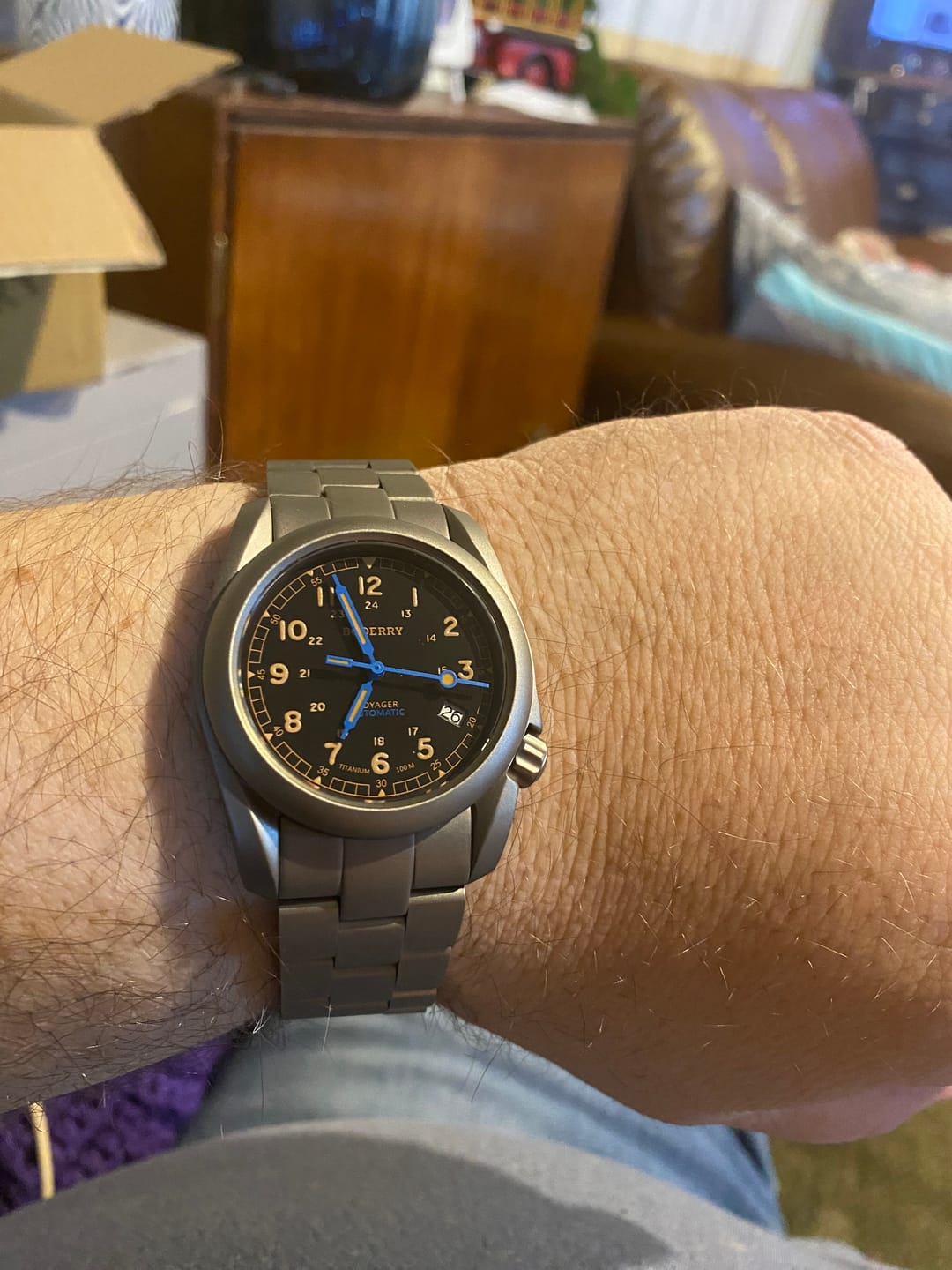 Customer photo review of VOYAGER - 100M Waterproof Titanium Automatic Field Watch | Vintage Noir-bracelet