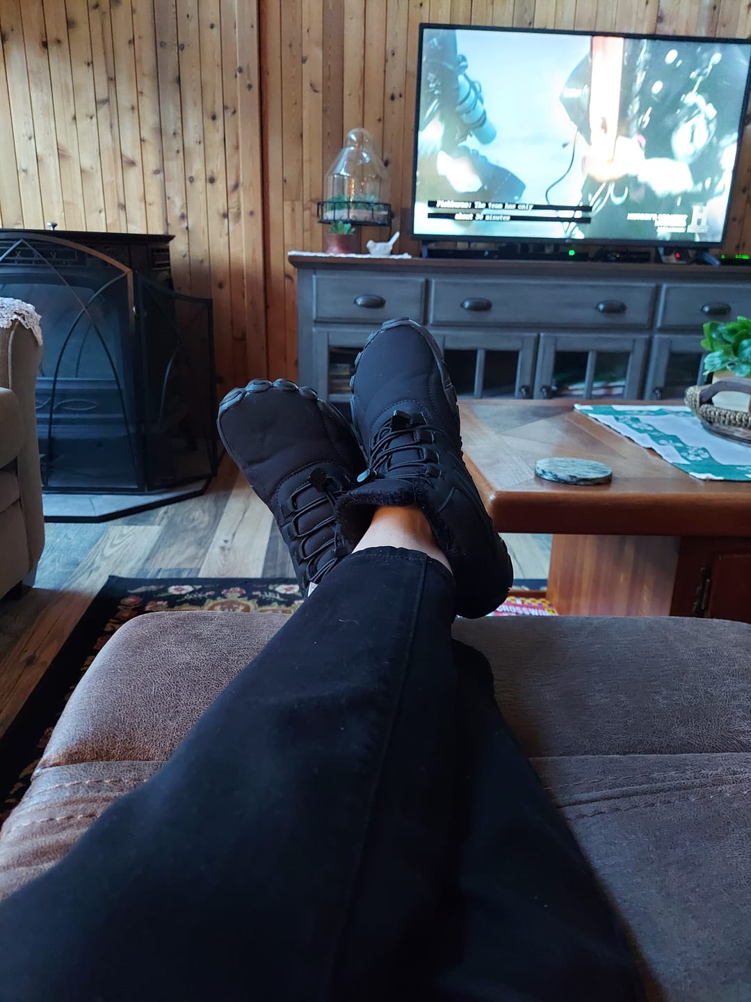 Customer photo review of Caspar Pro - Non-slip & Water-Resistant Winter Barefoot Shoe