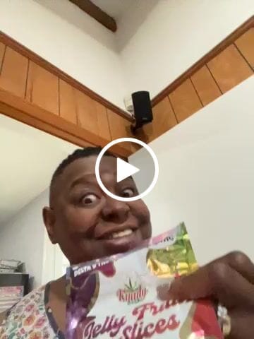 Customer video review of Delta 9 THC Jelly Fruit Slices | 10-Count | 300mg | Assorted