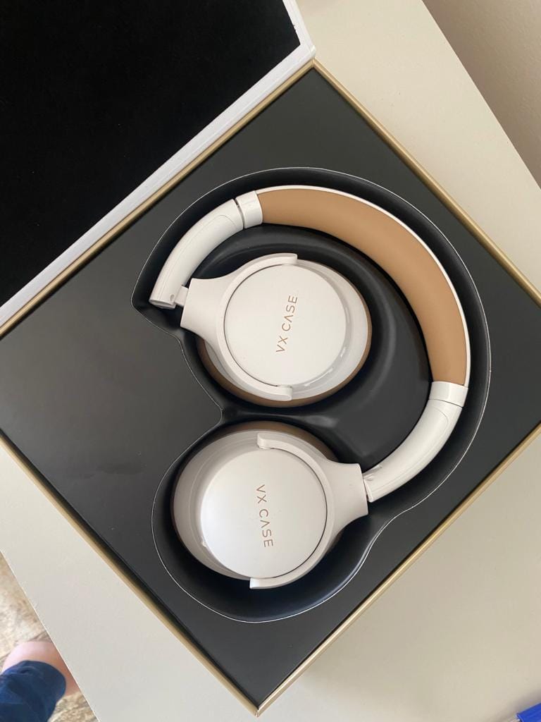 Customer photo review of Headphone Bluetooth Revolution com ANC VX Case - Branco